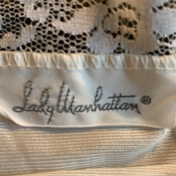 Lady Manhattan rayon chemise with lace details and adju straps. Size small - Picture 2 of 9